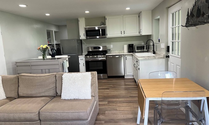Snowmass Village Apartamento | Newly remodeled apartment 1 mile from Base Village. Available long term!