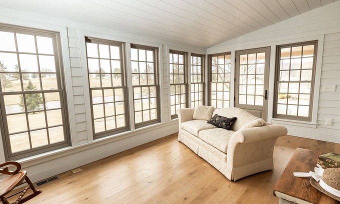 Steelville Otro | Newly remodeled 1800 Farmhouse 20 miles from Lancaster county