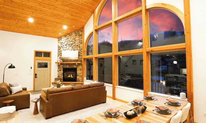 Glacier Casa | Newly Remodeled 2BR Nestled in The Foothills Mt.Baker