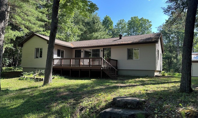 Frederic Cabina | Newly Remodeled 3 Bedroom Cabin on the upper AuSable River