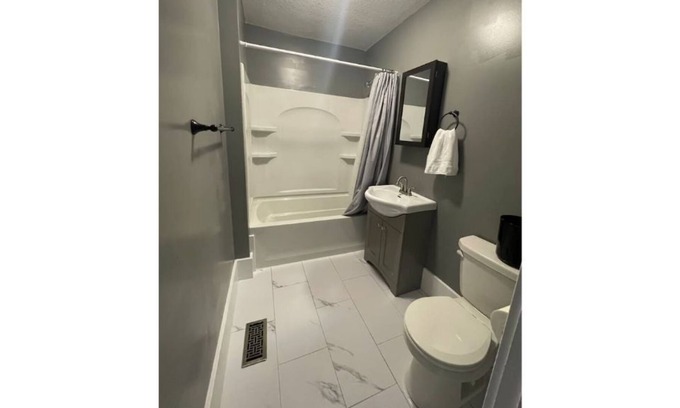 Emporia Casa | Newly remodeled 3 bedroom 2 blocks from downtown