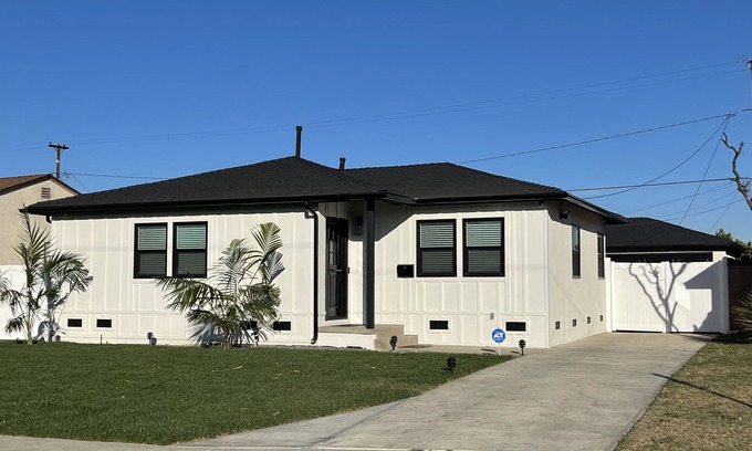 West Carson Casa | Newly Remodeled 3 Beds 2 Baths with Chef Kitchen