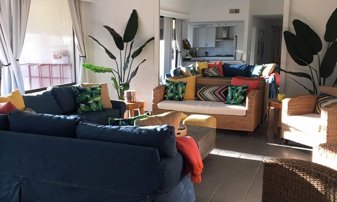 Rancho Mirage Condominio | ¡Nuevo listado! Recién remodelado de 3 habitaciones en Rancho Las Palmas Country Club