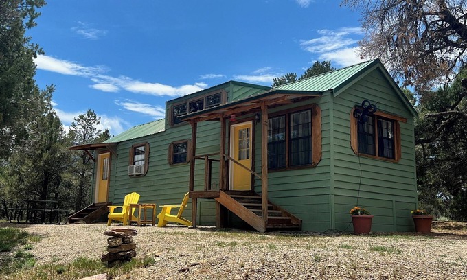 Mancos Cabina | Newly remodeled cabin across from Mesa Verde National Park