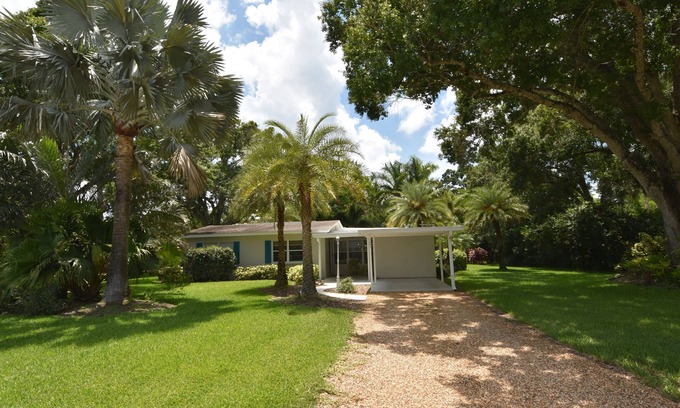 Vero Beach South Casa | ¡Casa de vacaciones cómoda, acogedora y relajante de 3 dormitorios y 2 baños cerca de la playa!