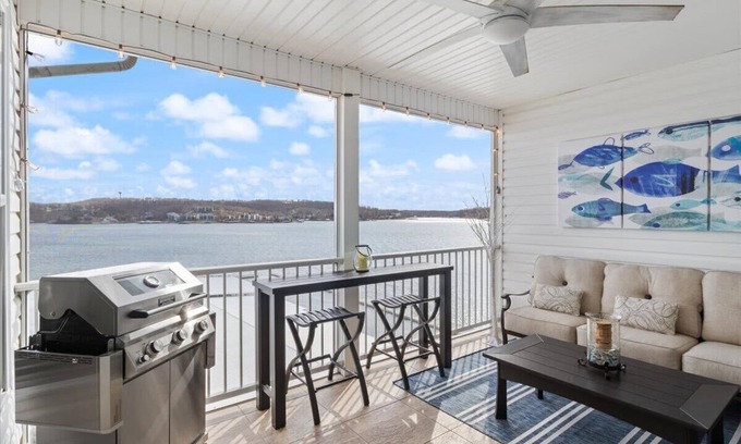 Rocky Mount Condominio | Newly remodeled condo best views on the lake