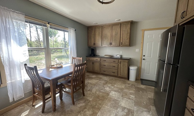 Grayling Casa | NEWLY REMODELED Cozy 2-bedroom home in quiet neighborhood