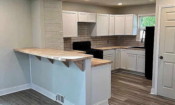 Canton Casa | Newly remodeled Home 1.6 miles away from the hall of fame. FULLY FURNISHED!