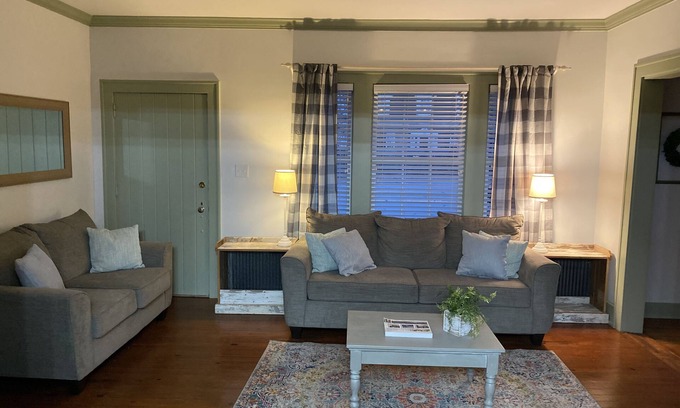 Dalton Casa | Newly Remodeled Home in Dalton’s Historic District -5mins from I-75