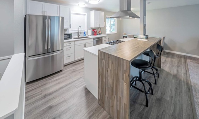 Campbell Park Casa | Newly remodeled home in Anchorage U-Med District
