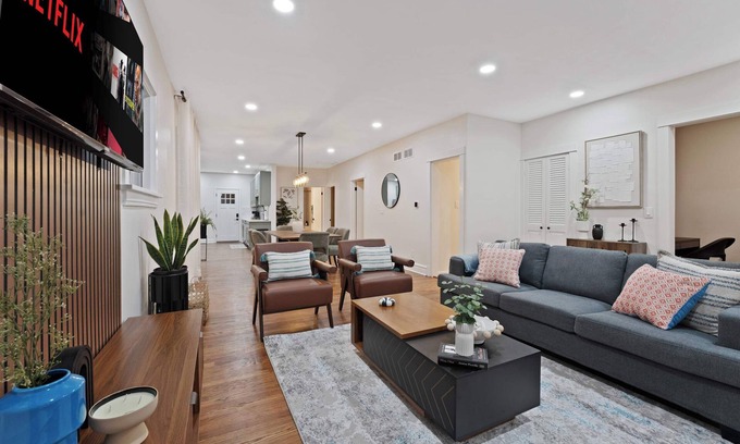Elmhurst Casa | Newly Remodeled Home w/Game Room & Amazing Yard