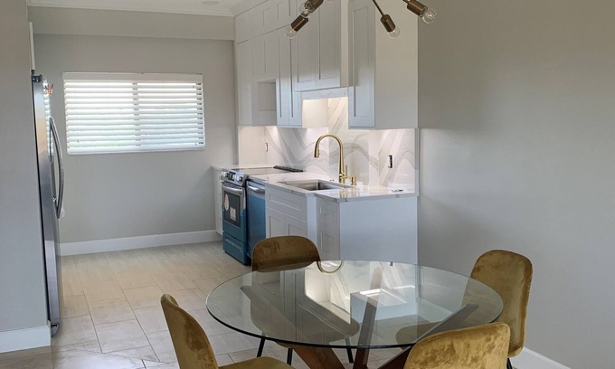 Tierra Verde Condominio | Newly remodeled Island condo with view of the Bay and short walk to beach.