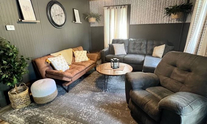 Potsdam Apartamento | Newly remodeled luxury first floor apartment. Minutes away from SUNY Potsdam!