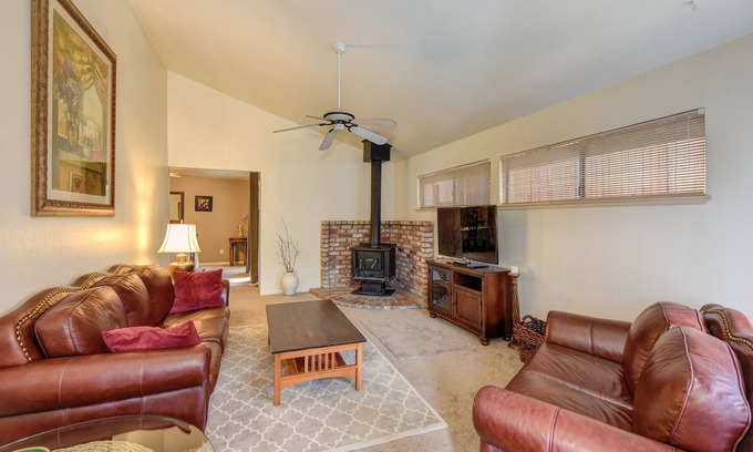 Rescue Casa | Newly Remodeled Townhouse