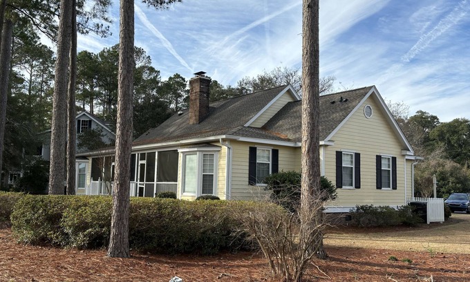 Murrells Inlet Cabaña | Newly remodeled cottage in beautiful, gated, private country club community.