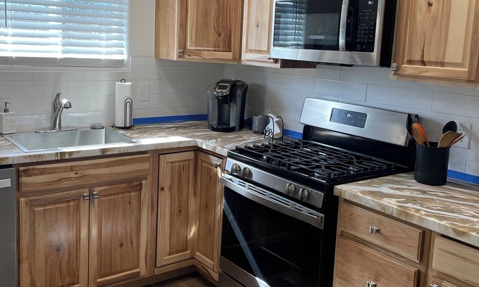Prescott Valley Units Condominio | Newly remodeled beautiful space . Convenient location. Everything you need.