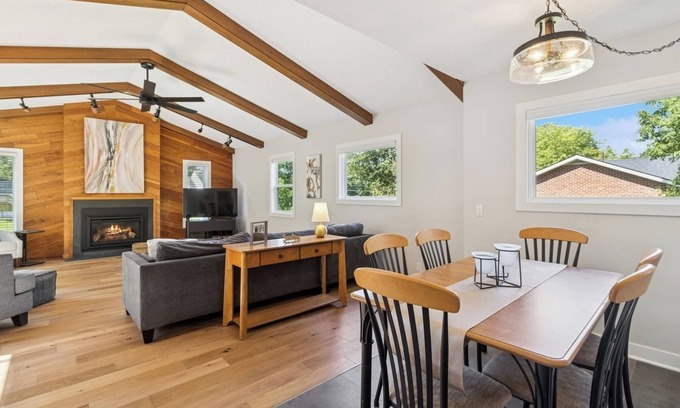 Windsor Heights Casa | Newly Remodeled Home - In the Heart of Des Moines!