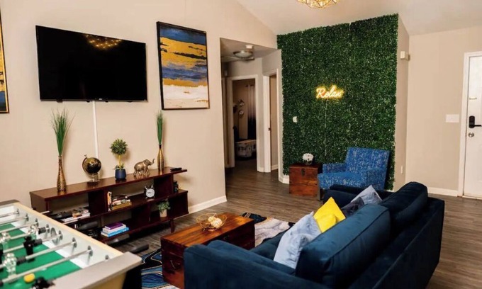 University Place Casa | Newly Reno Cozy Modern Fun Ranch home **KING BED**