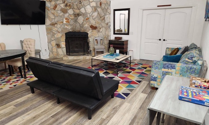 Thomas Drive Casa | Newly renovated home near Beach with fenced in backyard