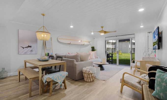 New Smyrna Beach Condominio | Newly renovated NSB first floor condo, direct oceanfront, non-driving beach