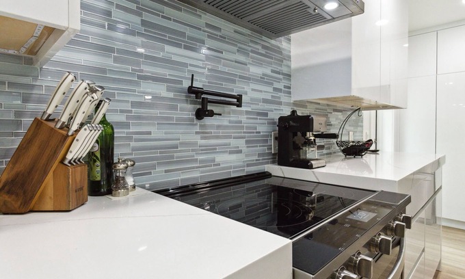 Boynton Beach Casa | NEWLY RENOVATED 1/1 with large fenced yard… centrally located restaurant/beach!!