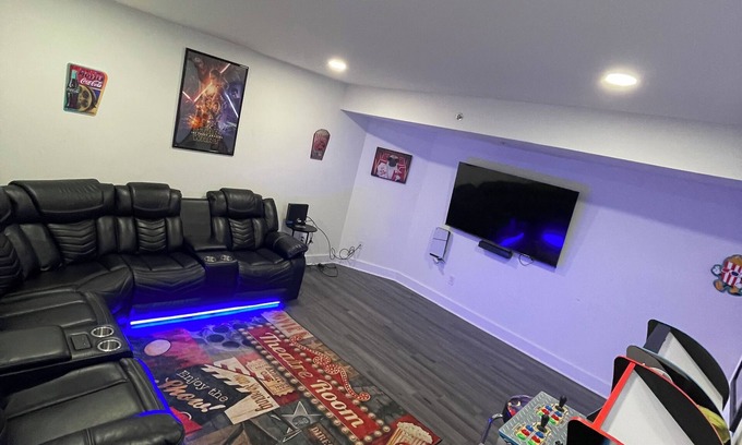 Midtown Apartamento | Newly Renovated 2-Bedroom Oasis in the Heart of Midtwn/Downtwn Detroit w/theater