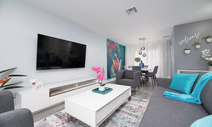 Sunrise Apartamento | Newly Renovated 2-bedroom apartment By Sawgrass