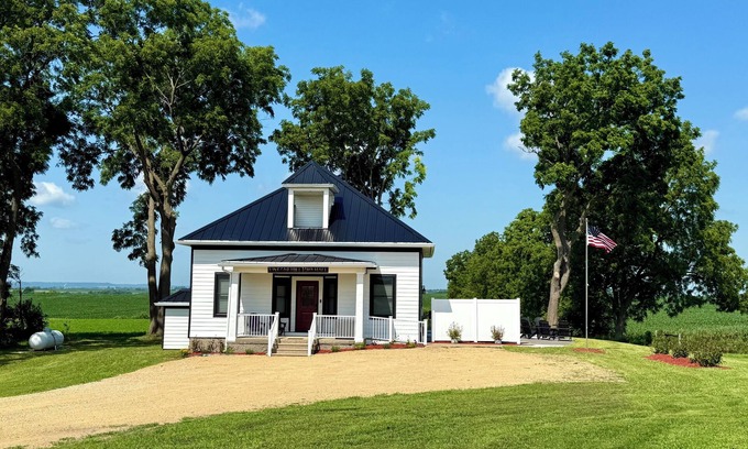 Galena Casa | Charming BRAND NEW 2-bedroom house with Hottub in lovely Galena countryside