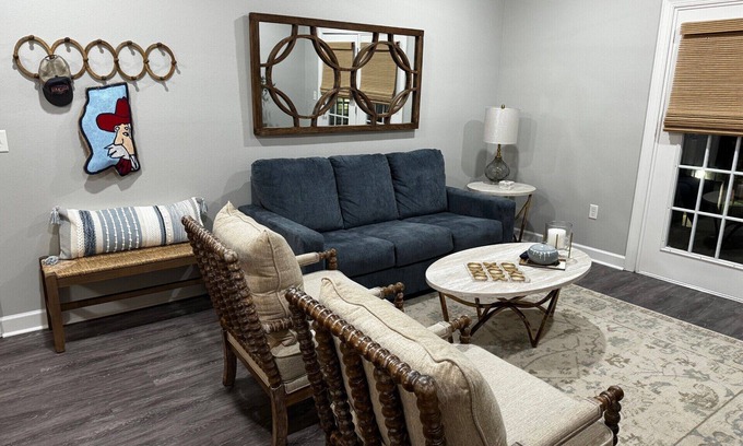 Oxford Condominio | Newly renovated 2 bedroom 2 bathroom condo in Oxford with WiFi