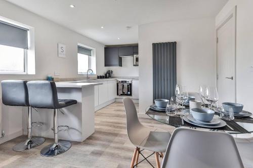 Sheffield Apartamento | Newly Renovated 3 Bed 2 Bath Apartment & Parking