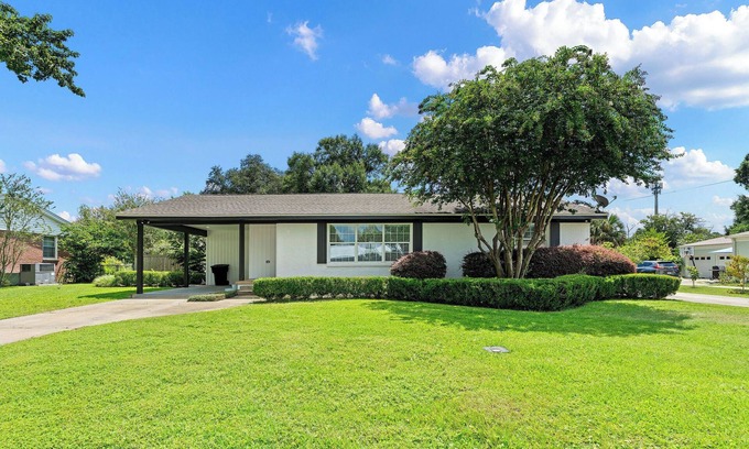 East Pensacola Heights Casa | Newly renovated 3 Bed/3 Bath house with pool and hot tub in lovely Pensacola