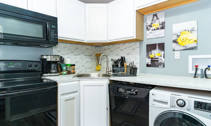 East Mount Airy Apartamento | Newly renovated 3 bedroom apartment