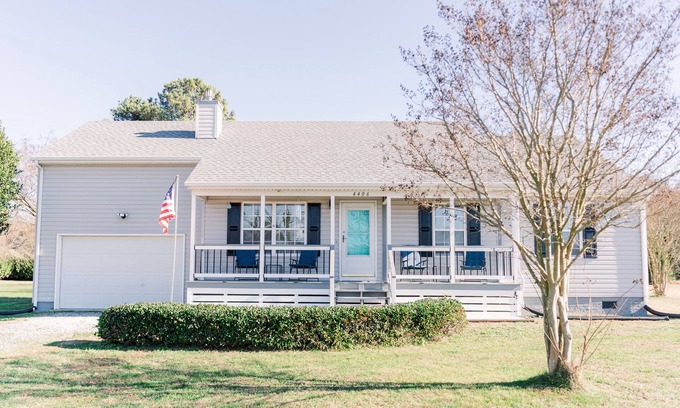 Cheriton Casa | Newly renovated, 4BD 2 BA, 1 full acre, sleeps 9, and is pet friendly.