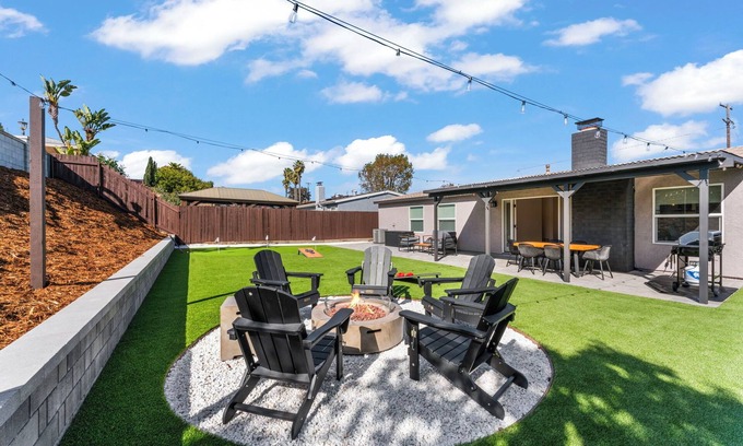 Serra Mesa Casa | Modern Family Retreat w/Putting Green, Fire Pit - Near Zoo, Beaches, Downtown