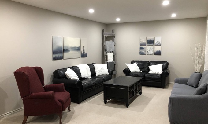 Mountain View Casa | Newly renovated 5 bedroom 2 bath house on Payne Lake road 15 mins from Waterton