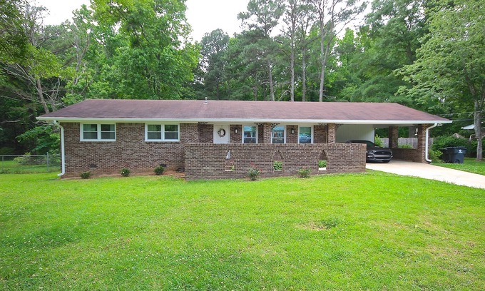 Fayetteville Casa | Recientemente renovado y actualizado a casa ~ Minutos de Pinewood Studios!