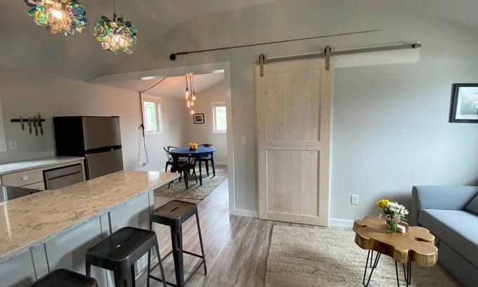 Edgartown Apartamento | Newly Renovated Apartment in the heart of Edgartown on the Bike Path!