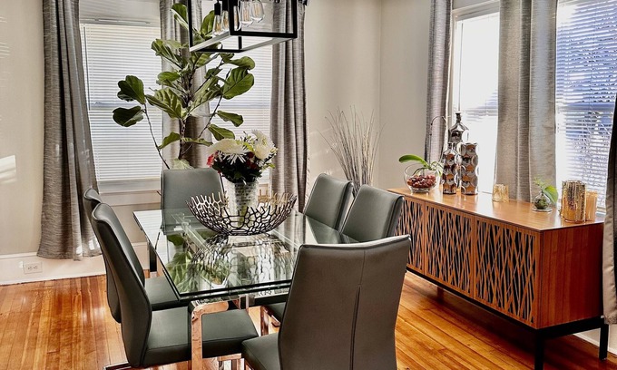 Asbury Park Casa | Newly Renovated beach home - 5 min drive to beach!
