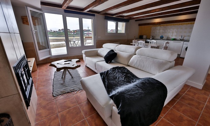 Camariñas Apartamento | Apartamento en la playa recién renovado