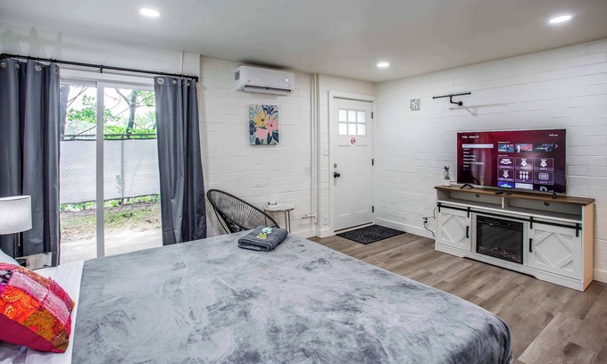 Rochester Apartamento | Newly Renovated Bright Studio