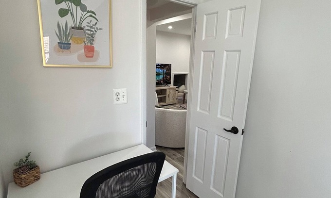 Newington Casa | Newly Renovated & Bright 2BR, Family-Friendly, Near DC