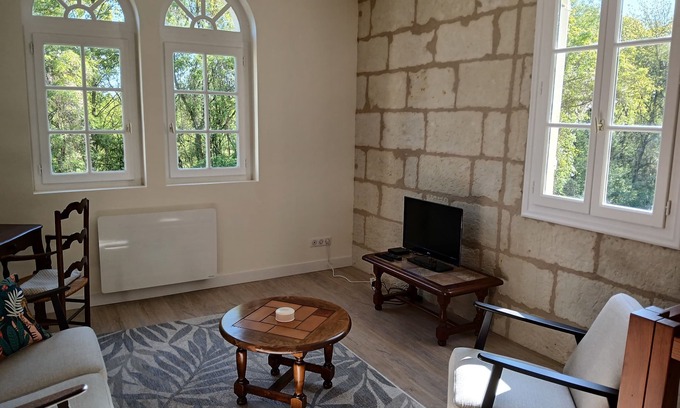 Saumur Cabaña | Newly renovated bungalow in a park near the center of Saumur