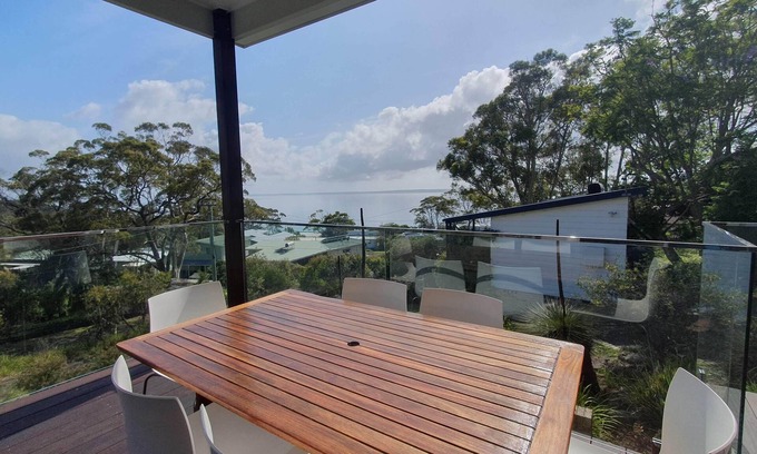 Hyams Beach Casa | Newly Renovated - Bush Retreat by the Beach