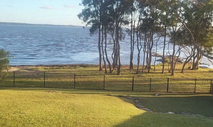 Tegerin Casa | NEWLY RENOVATED BY TUGGERAH LAKE ( PET FRIENDLY)