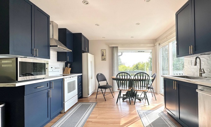 Canyon Heights Casa | Newly renovated 3BD 2 Bath, Spacious with lots of light!