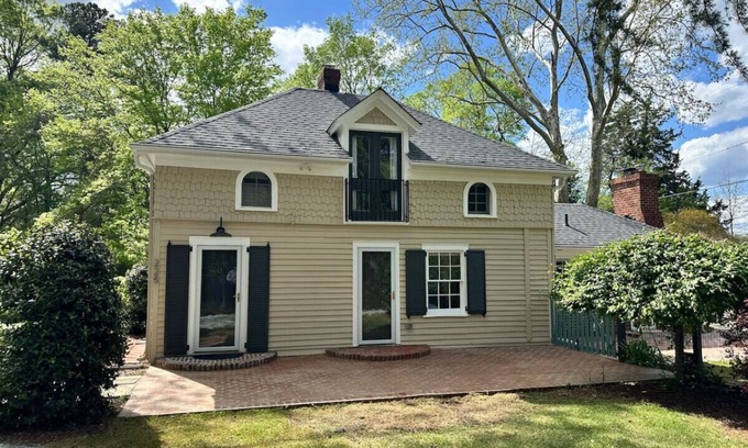 Hillsborough Casa | Newly Renovated Carriage House