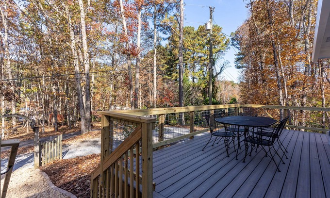Woodstock Cabaña | Newly Renovated Cottage near Lake Allatoona.