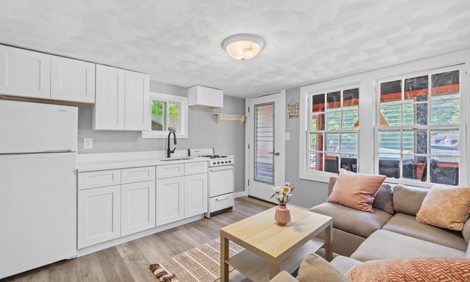 Alton Cabaña | Newly Renovated Cottage 7 in Alton Bay