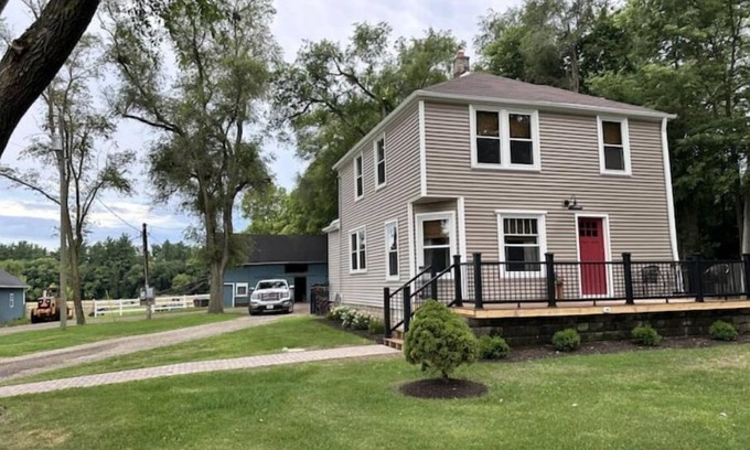 Afton Casa | Newly renovated, cozy farmette! Pet Friendly!