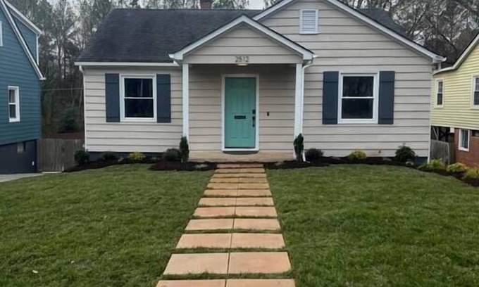 Commonwealth Casa | Newly renovated cute 3 bedroom 2 bath bungalow